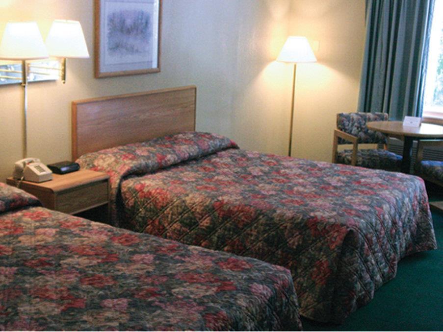Four Seasons Inn Branson Quarto foto